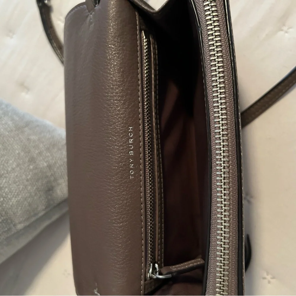 TORY BURCH Shoulder Wallet Crossbody Grain Leather  Great Condition - Picture 6 of 8